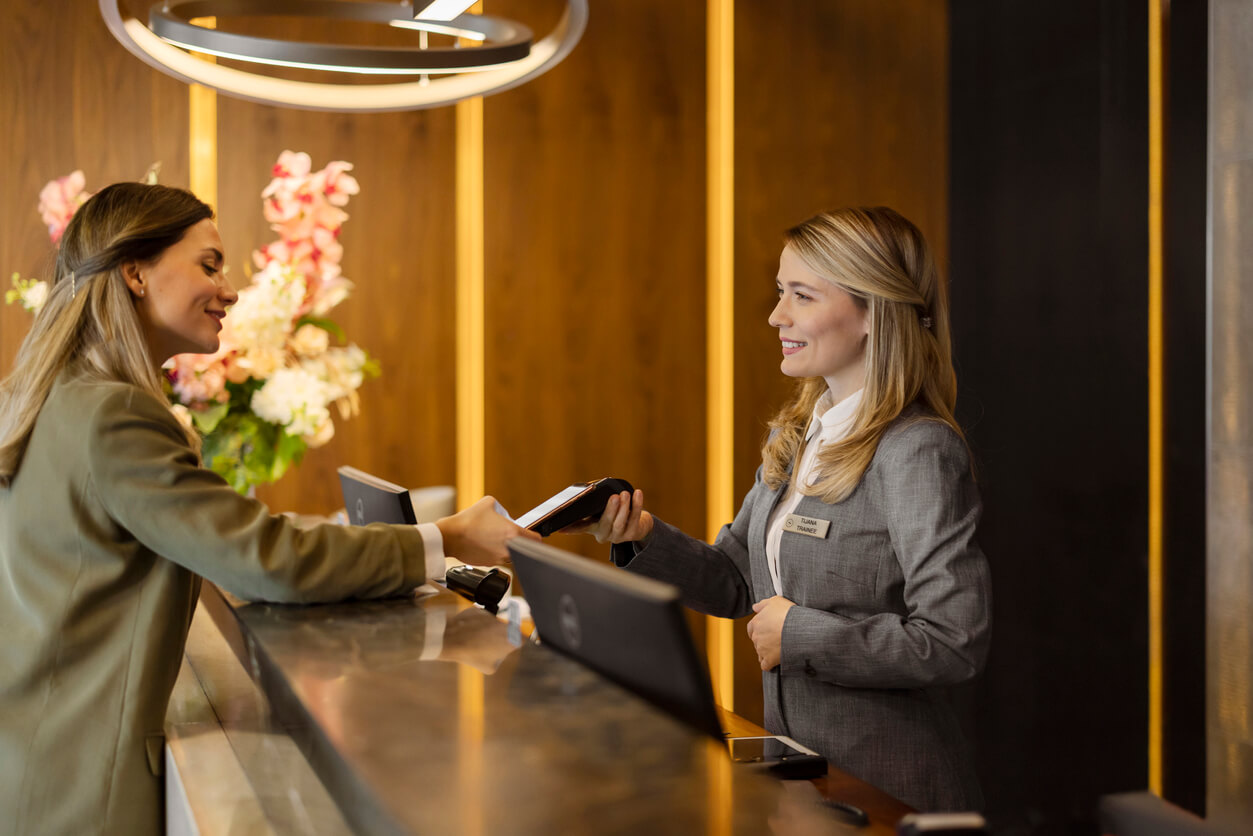 efficient hotel frontdesk